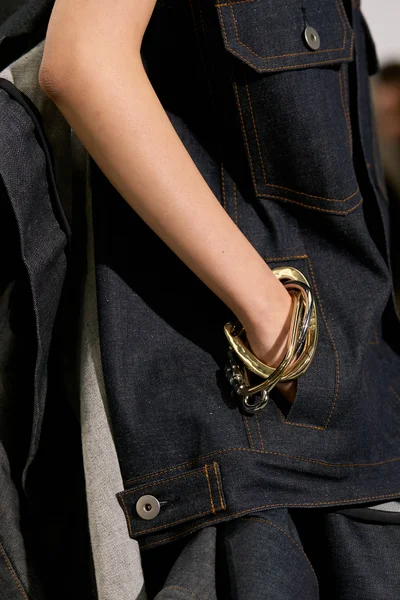 Look 37